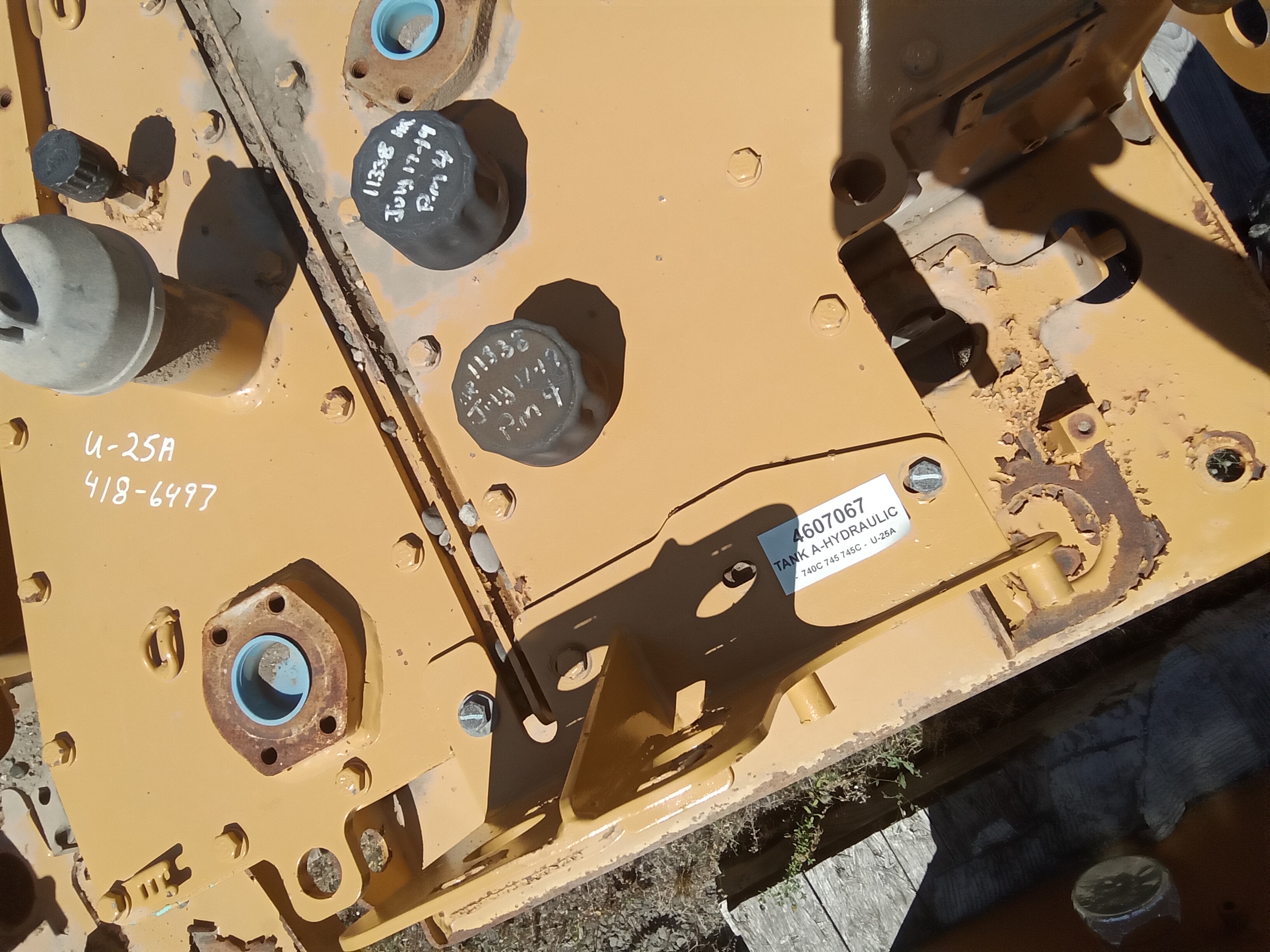 Used TANK A - HYDRAULIC 4186497 4